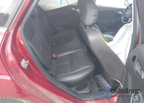 2017 Ford Focus Titanium z USA, uszkodzony, nr VIN 1FADP3N24HL294690